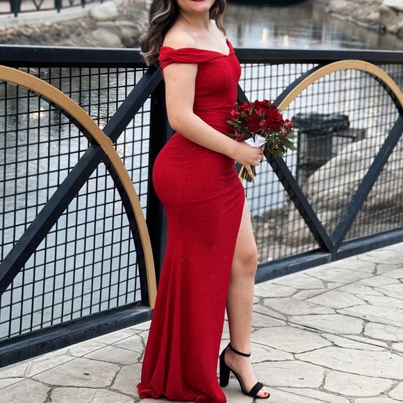 Meryl Red Formal Glitter Long Dress - Picture 1 of 4